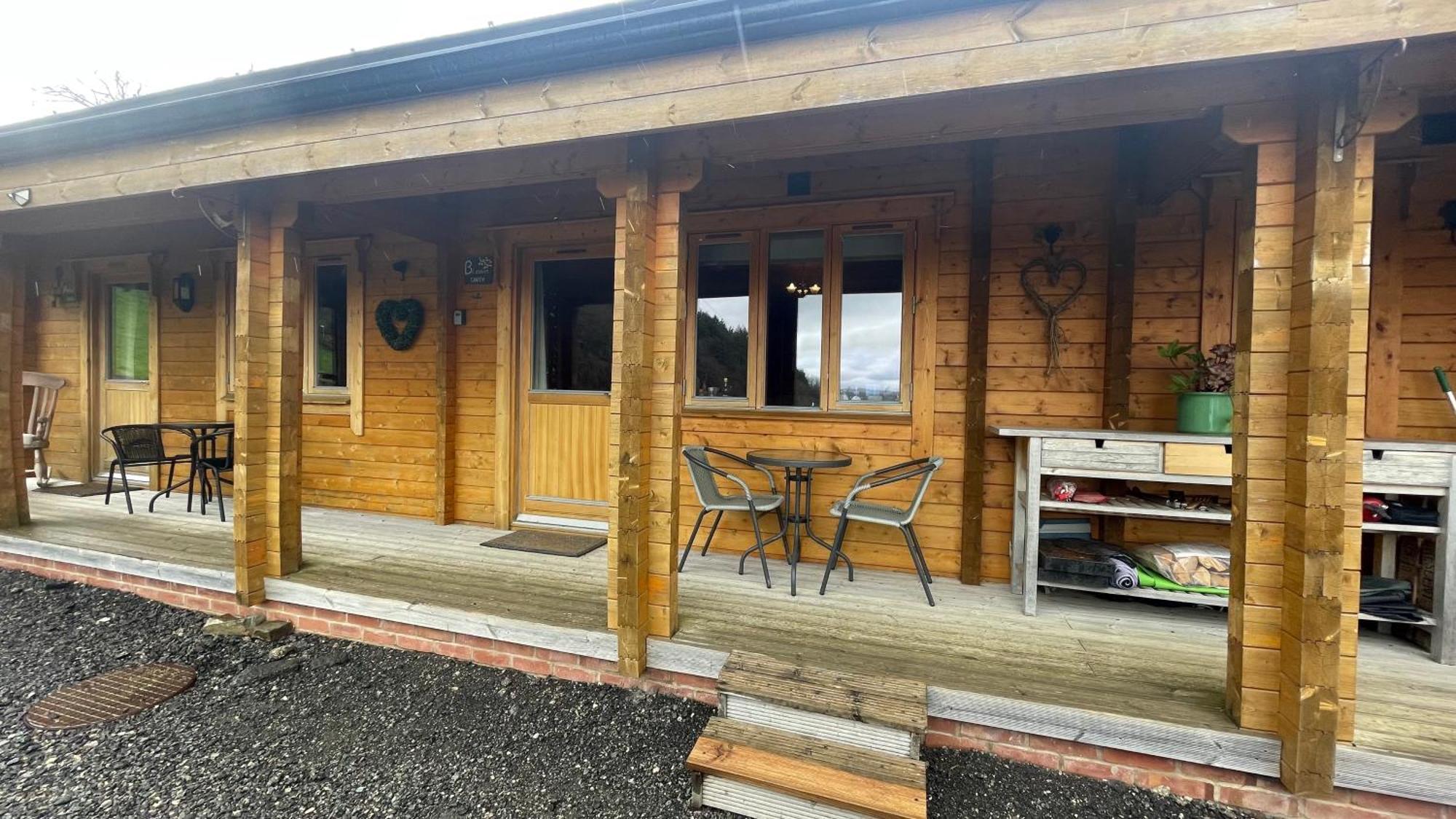 Blossom Cabin - Little Log Cabin In Wales Newtown  Exterior foto