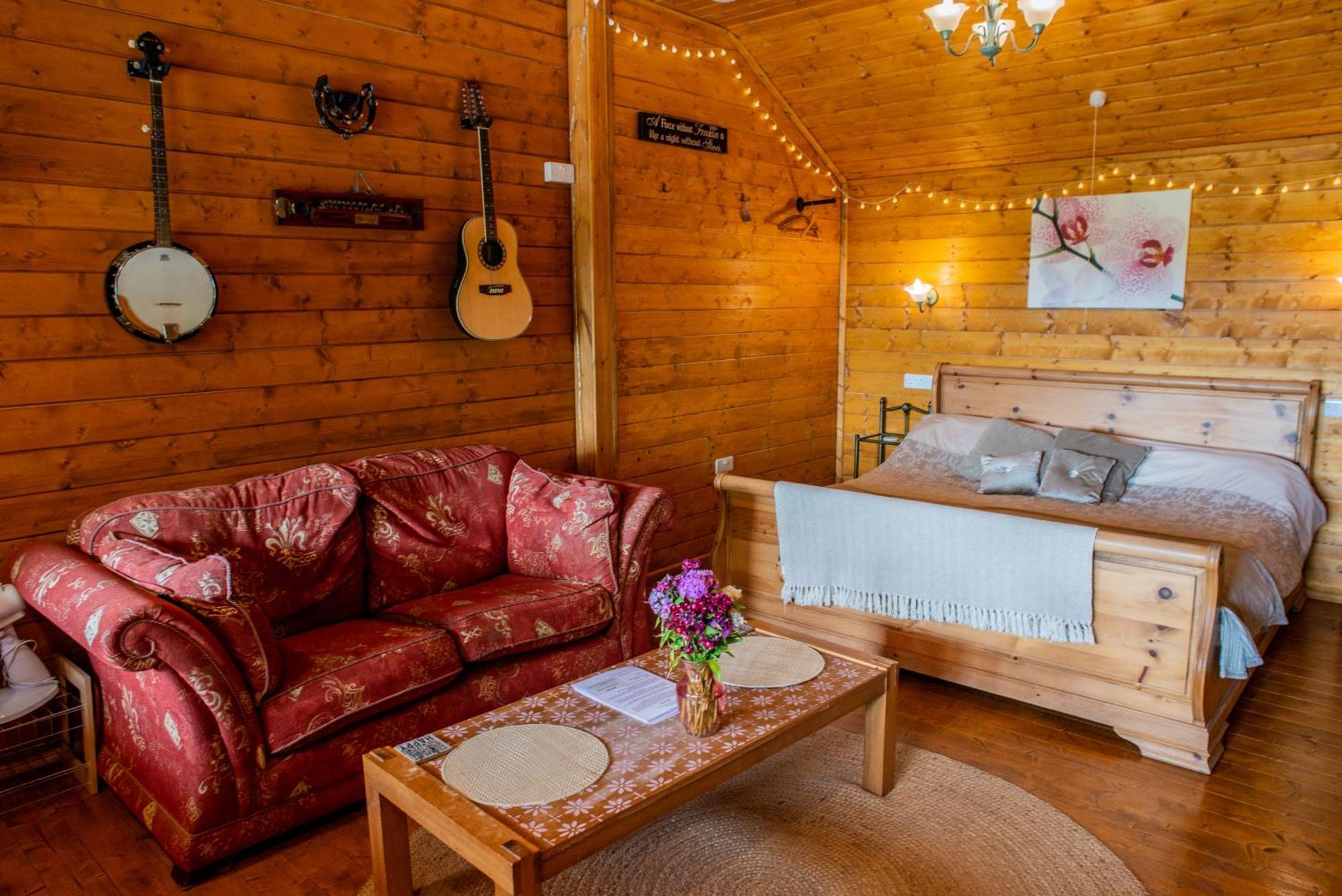 Blossom Cabin - Little Log Cabin In Wales Newtown  Exterior foto